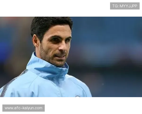 马赛赛前公开训练课内容，重点演练定位球战术