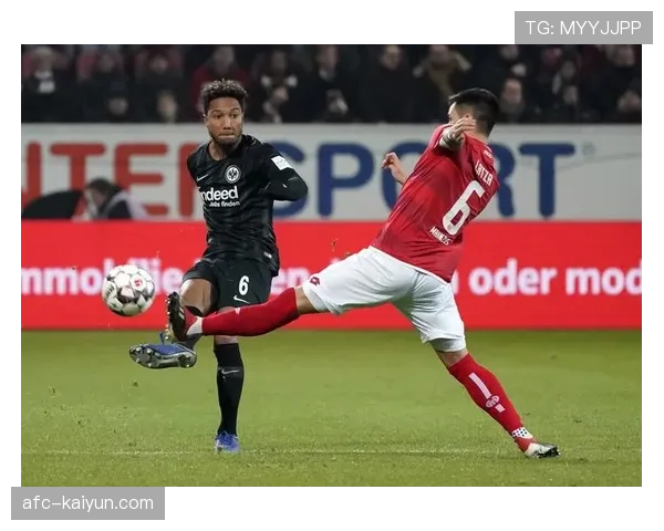 美因茨主场突发技术故障,比赛因照明问题中断8分钟 美因茨主场突发技术故障,比赛因照明问题中断8分钟